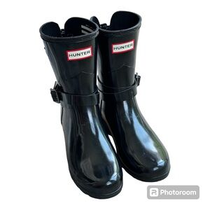 HUNTER ankle strap black boots